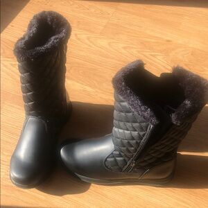 WEATHEROOF womens boots Size 8